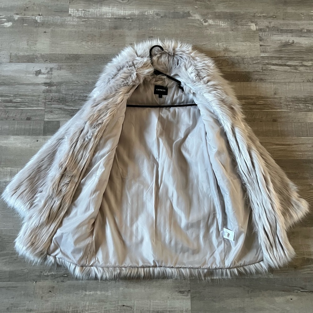 Faux Fur Jacket - Picture 4 of 7